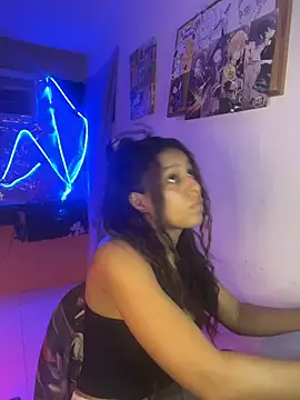 lunauzumaki online show from June 2026 10:04:01 PM