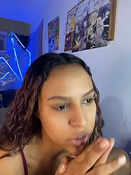 lunauzumaki online show from July 2026 07:42:01 PM