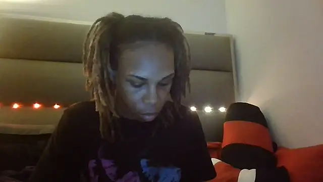 Opal Rainbow online show from November 2025 12:04:02 AM