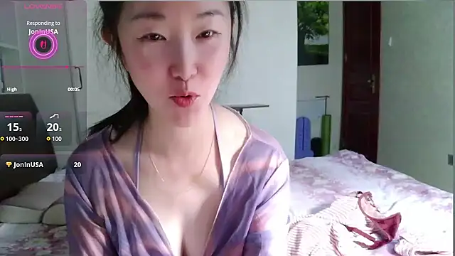 Snapshot of Daisy-B3 chatting on July 2026 01:35:02 AM Daisy-B3 online show from July 2026 01:35:02 AM