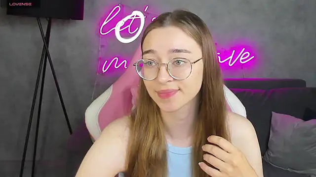 Lucy Green online show from June 2026 01:01:01 AM