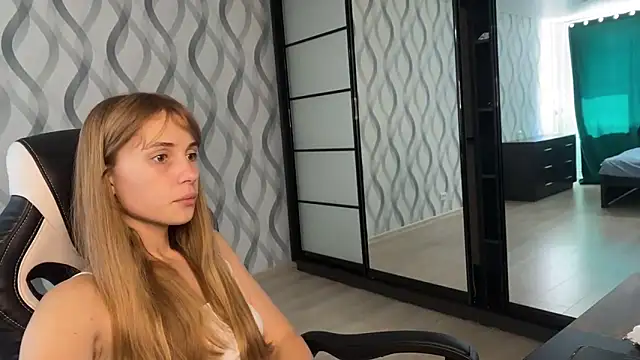 Miss Luna meow online show from June 2026 07:14:01 AM