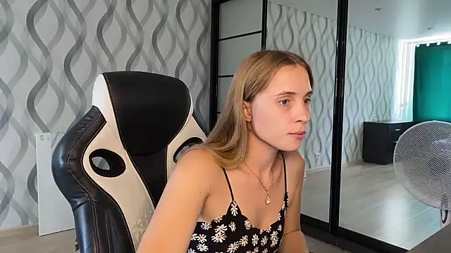 Miss Luna meow online show from June 2026 08:47:02 AM