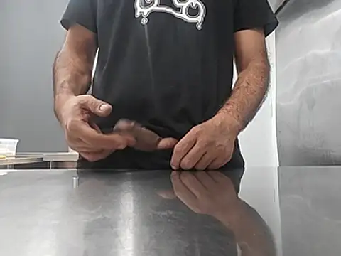 brownskinbull1 online show from July 2026 04:40:01 PM