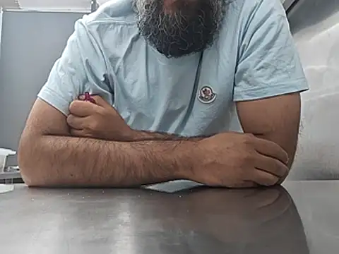 brownskinbull1 online show from July 2026 01:29:01 PM
