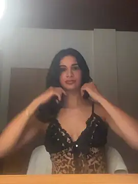 sarahlfvxo online show from June 2026 04:18:02 PM
