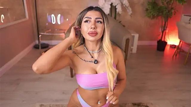 LucyyRosse online show from June 2026 08:31:02 AM