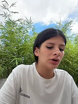 Mia Alanna online show from June 2026 06:35:02 PM