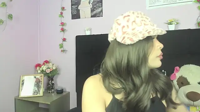 Makii XOXO online show from July 2026 08:09:01 PM