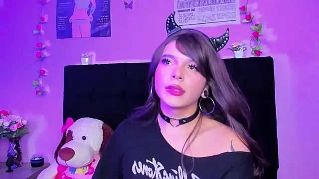 Makii XOXO online show from July 2026 07:09:01 PM