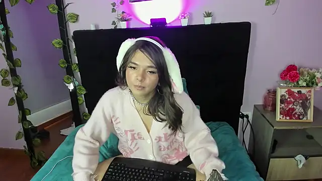 Makii XOXO online show from July 2026 03:21:02 PM