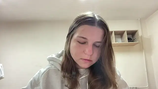 HwaTrippel online show from June 2026 06:35:02 PM