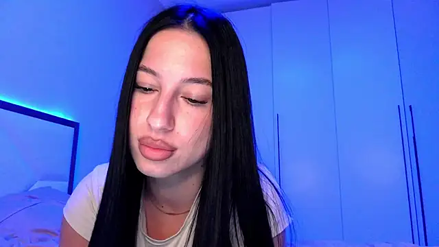 delly llove online show from June 2026 07:57:01 PM