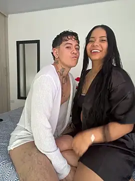 Snapshot of ColombianSexyCouple_ chatting on June 2026 02:22:01 PM ColombianSexyCouple online show from June 2026 02:22:01 PM