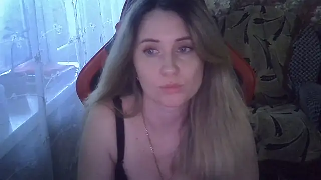 Snapshot of KiraKisskiss chatting on June 2026 02:06:02 PM KiraKisskiss online show from June 2026 02:06:02 PM