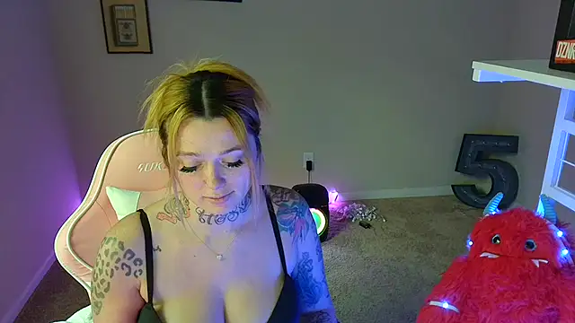 karmathevixen online show from July 2026 06:22:02 PM