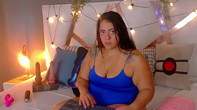 Snapshot of ShelyEvans__ chatting on August 2026 12:04:02 AM ShelyEvans online show from August 2026 12:04:02 AM