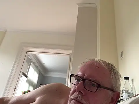 bigmannudist online show from June 2026 07:04:02 AM
