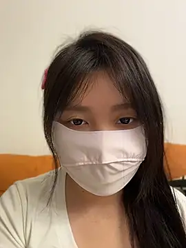 yiyi-love online show from June 2026 02:17:02 PM