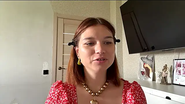 Snapshot of Karolinefrog chatting on June 2026 12:00:01 AM Karolinefrog online show from June 2026 12:00:01 AM
