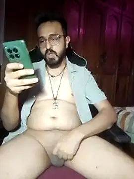 Snapshot of freakkydessi chatting on June 2026 06:57:01 PM freakkydessi online show from June 2026 06:57:01 PM