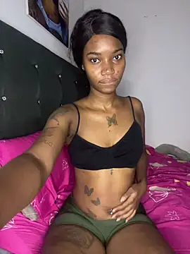Snapshot of ShakiraThompss18 chatting on July 2026 11:18:02 AM ShakiraThompss18 online show from July 2026 11:18:02 AM