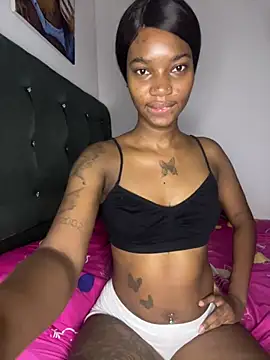 Snapshot of ShakiraThompss18 chatting on July 2026 11:06:01 AM ShakiraThompss18 online show from July 2026 11:06:01 AM