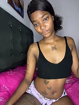 Snapshot of ShakiraThompss18 chatting on July 2026 01:19:02 PM ShakiraThompss18 online show from July 2026 01:19:02 PM