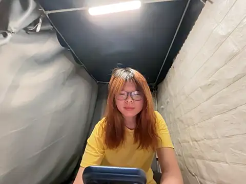 Snapshot of labo322 chatting on June 2026 01:11:02 PM labo322 online show from June 2026 01:11:02 PM
