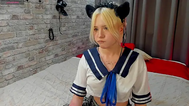kikipeach online show from August 2026 07:20:01 PM