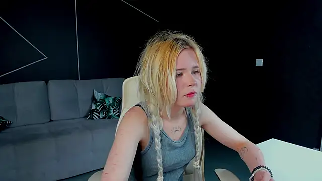kikipeach online show from June 2026 12:16:01 PM