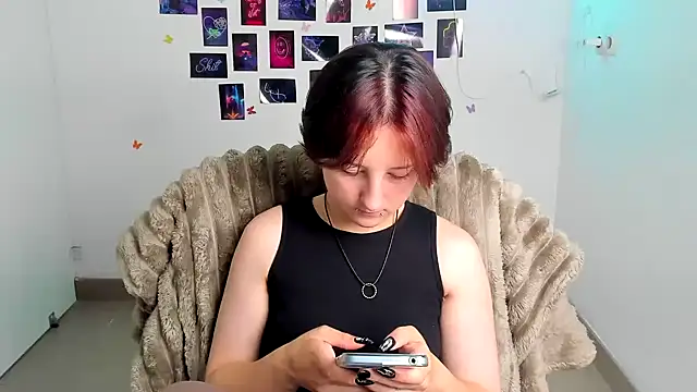 Dilara Kiss  online show from July 2026 11:20:01 AM