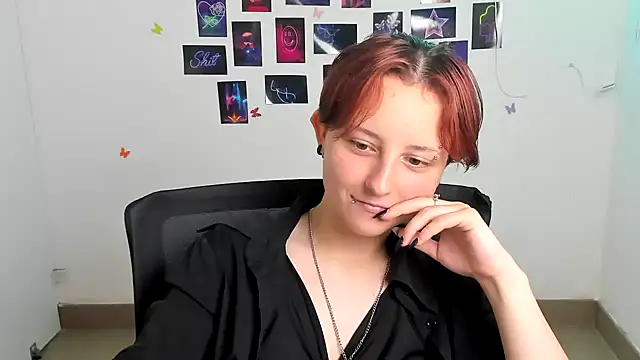 Dilara Kiss  online show from June 2026 11:15:01 AM