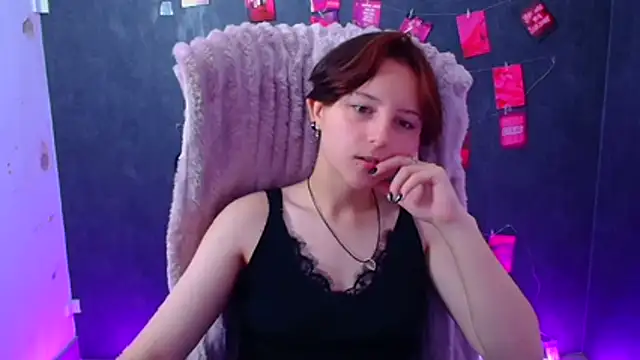 Dilara Kiss  online show from July 2026 11:33:02 AM