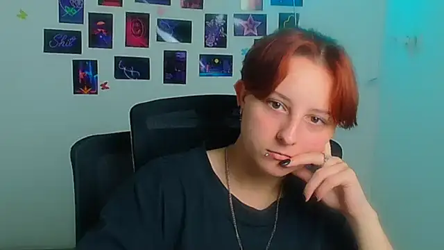 Dilara Kiss  online show from June 2026 12:15:02 PM