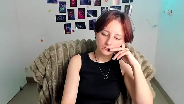 Dilara Kiss  online show from July 2026 11:26:01 PM