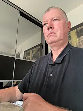 Snapshot of cumboy chatting on October 2025 02:20:02 PM cumboy online show from October 2025 02:20:02 PM