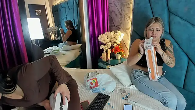 Samy Bitch online show from August 2026 02:12:02 PM