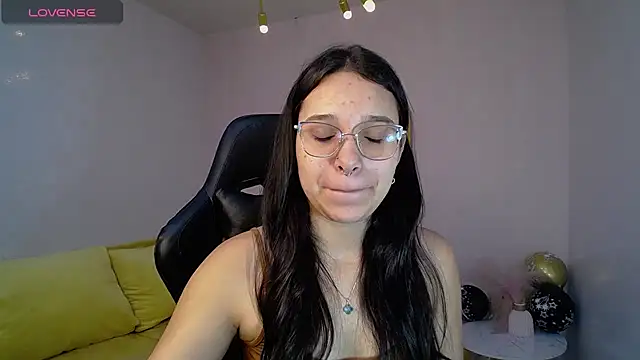 Lia Rose ch online show from July 2026 12:22:02 PM