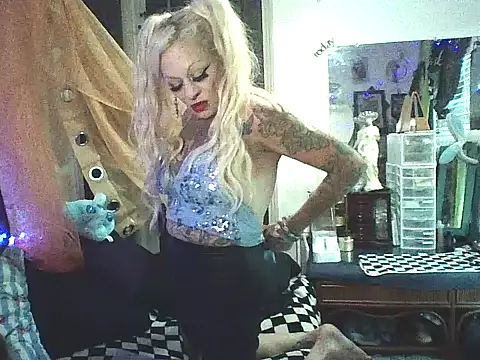 Snapshot of in_my_bunny chatting on August 2026 09:02:02 PM in my bunny online show from August 2026 09:02:02 PM