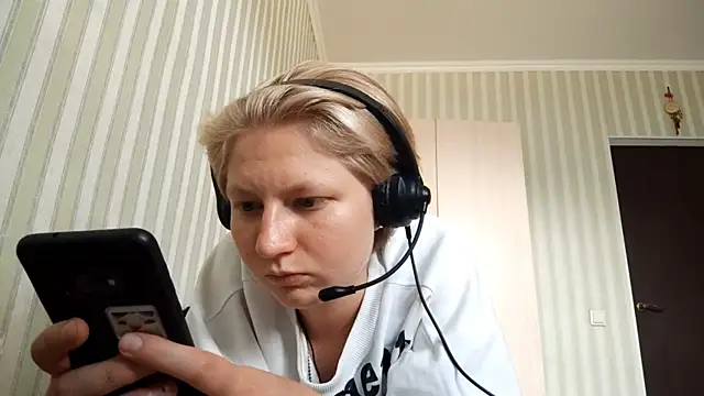 JennyShortcut online show from June 2026 12:43:01 PM