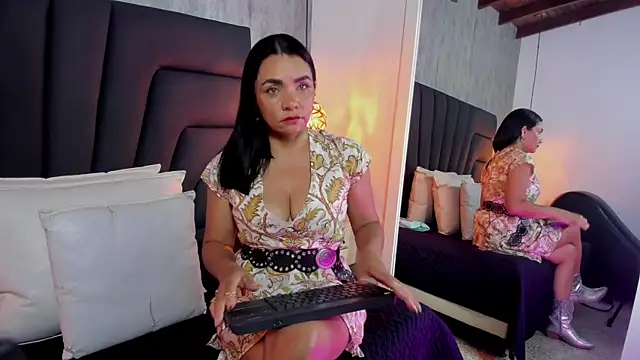 Longina  online show from July 2026 07:39:01 PM