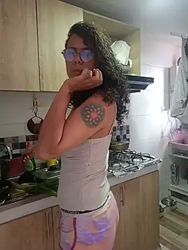 Snapshot of Claro_de_Luna chatting on August 2026 03:42:01 PM Claro de Luna online show from August 2026 03:42:01 PM