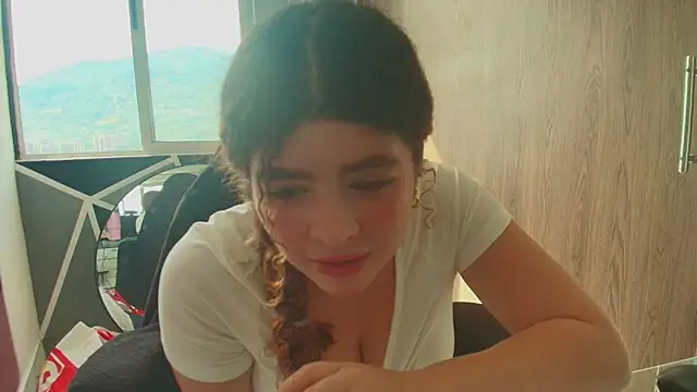 Kiara velez online show from June 2026 02:06:01 PM