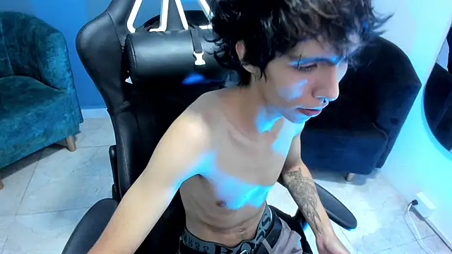 Snapshot of justin_twink20 chatting on July 2026 12:44:02 PM justin twink20 online show from July 2026 12:44:02 PM