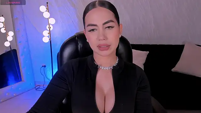 Snapshot of SabrinaMontclair chatting on July 2026 09:07:02 PM SabrinaMontclair online show from July 2026 09:07:02 PM