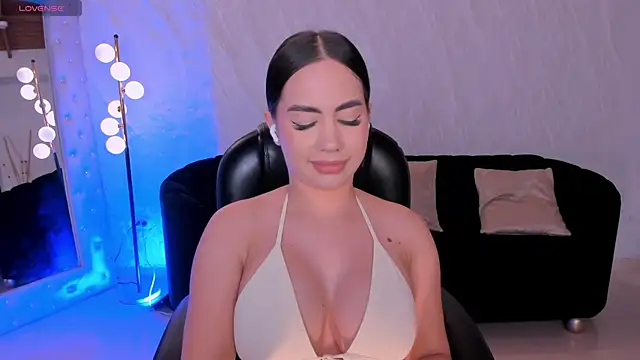 Snapshot of SabrinaMontclair chatting on July 2026 07:04:02 PM SabrinaMontclair online show from July 2026 07:04:02 PM