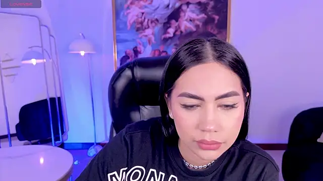 Snapshot of SabrinaMontclair chatting on June 2026 08:53:01 PM SabrinaMontclair online show from June 2026 08:53:01 PM