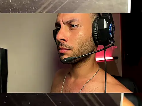 LEVIAVILA online show from June 2026 03:50:01 AM