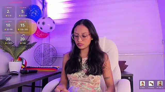 Snapshot of emma_brooks_ chatting on June 2026 08:03:02 PM emma brooks online show from June 2026 08:03:02 PM